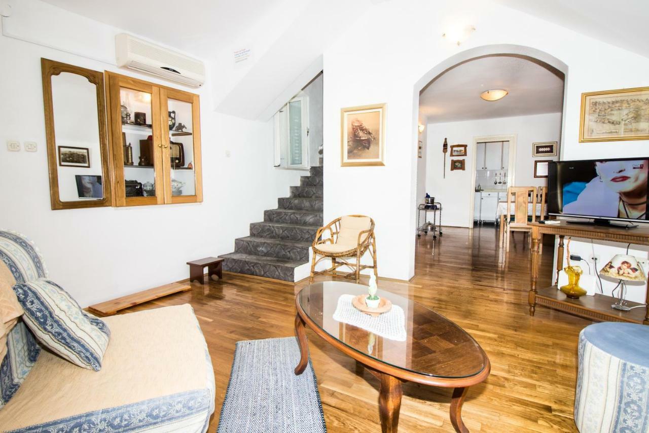 Apartments Kuca Mala Split Exterior photo